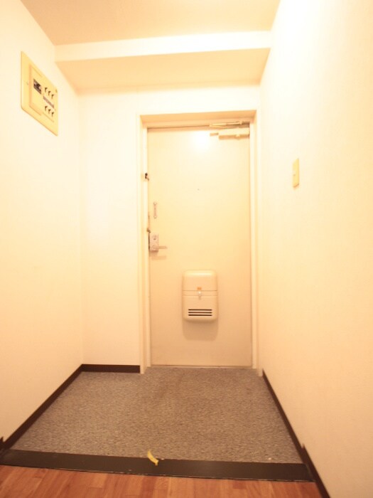 物件内観写真15　(玄関)