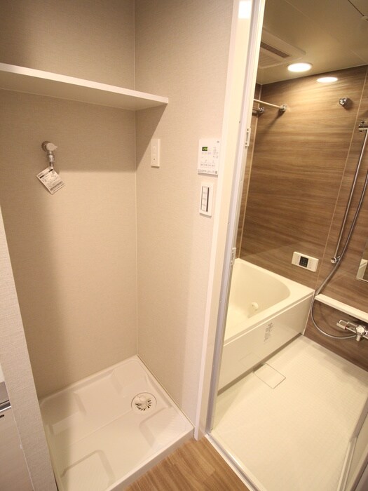 物件内観写真10　(洗濯機置場)