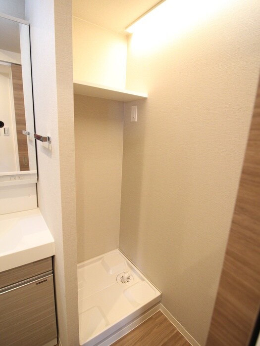 物件内観写真10　(洗濯機置場)