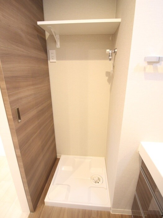 物件内観写真11　(洗濯機置場)