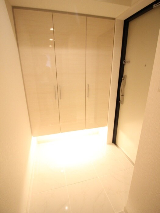 物件内観写真15　(玄関)