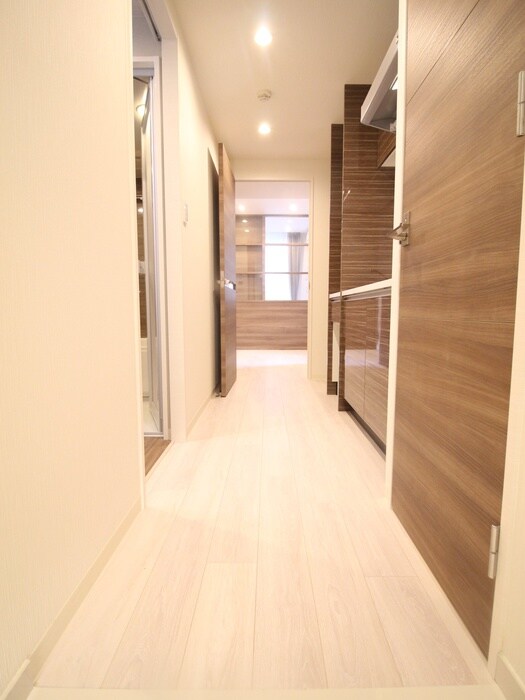 物件内観写真16　(廊下)