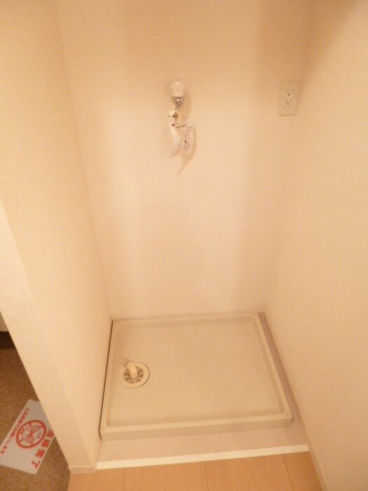 物件内観写真17　(洗濯機置場)