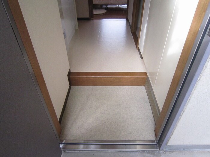 物件内観写真18　(玄関)