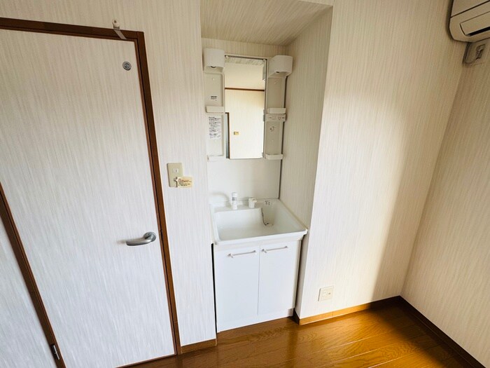 物件内観写真12　(洗面)