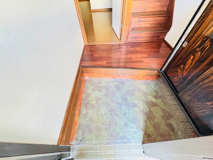 物件内観写真14　(玄関)