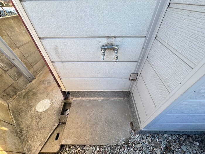 物件内観写真18　(洗濯機置場)