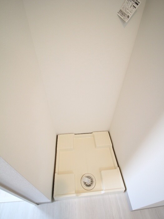 物件内観写真10　(洗濯機置場)