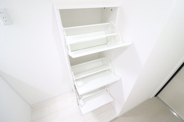 物件内観写真8　(靴箱)