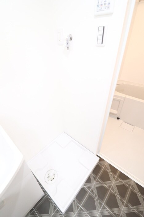 物件内観写真12　(洗濯機置場)
