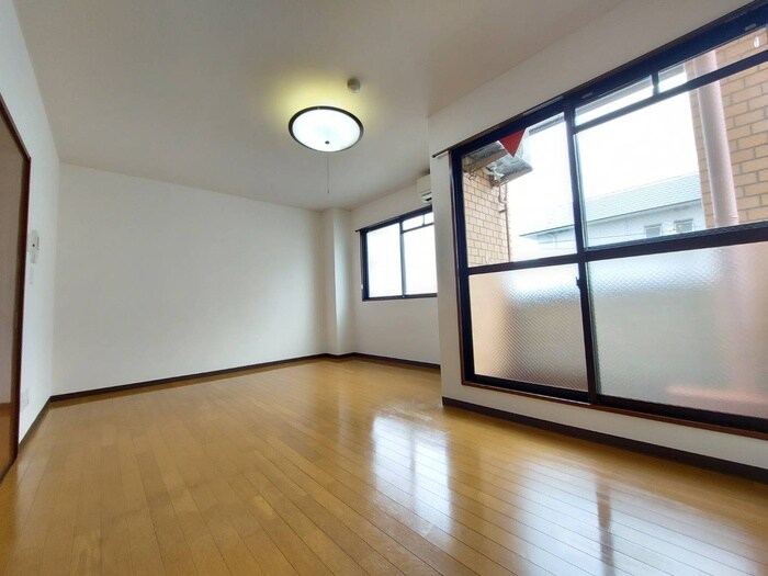 物件内観写真9　(居室)