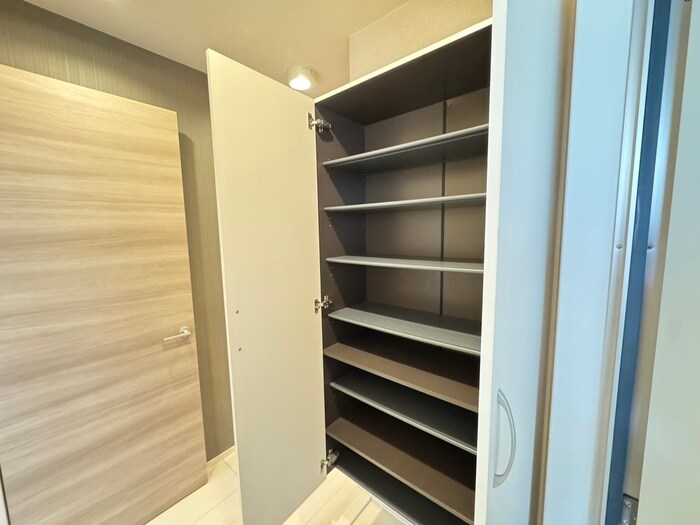 物件内観写真15　(靴箱)