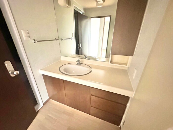 物件内観写真13　(洗面)