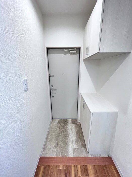 物件内観写真10　(玄関)