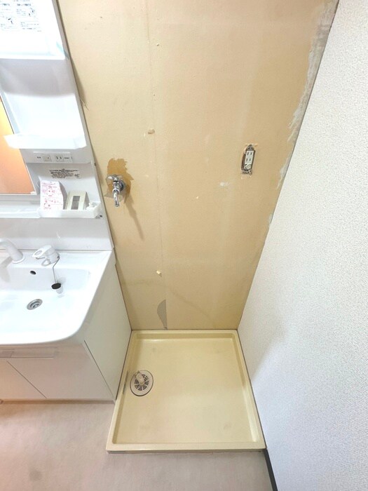 物件内観写真11　(洗濯機置場)