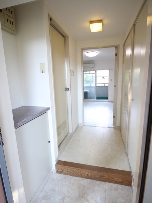 物件内観写真13　(玄関)