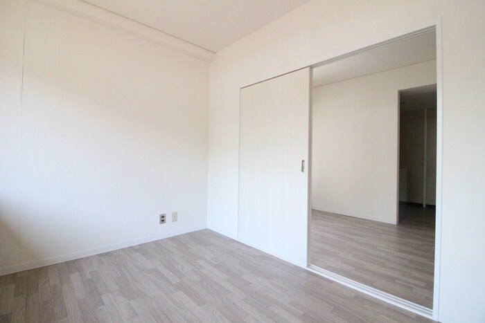 物件内観写真4　(居室)