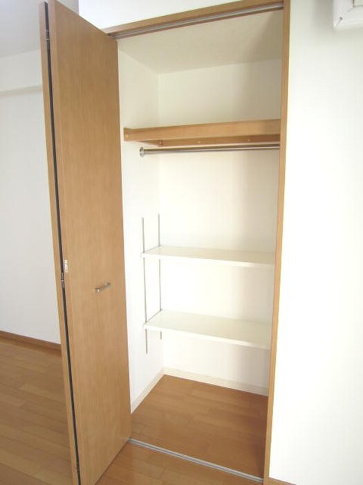 物件内観写真10　(収納)