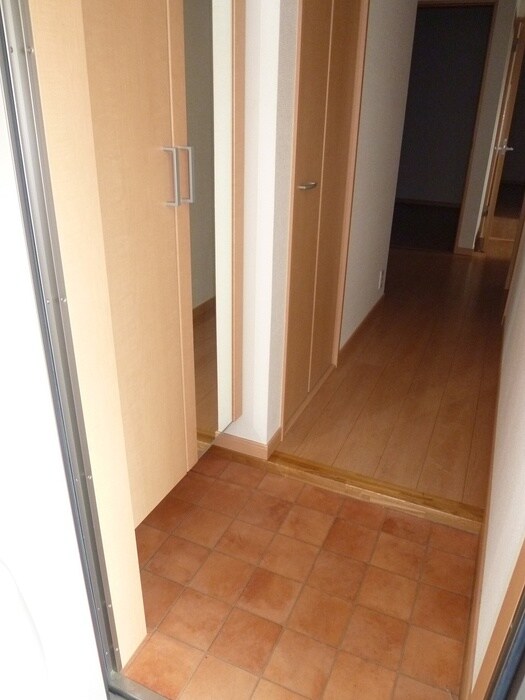 物件内観写真7　(玄関)