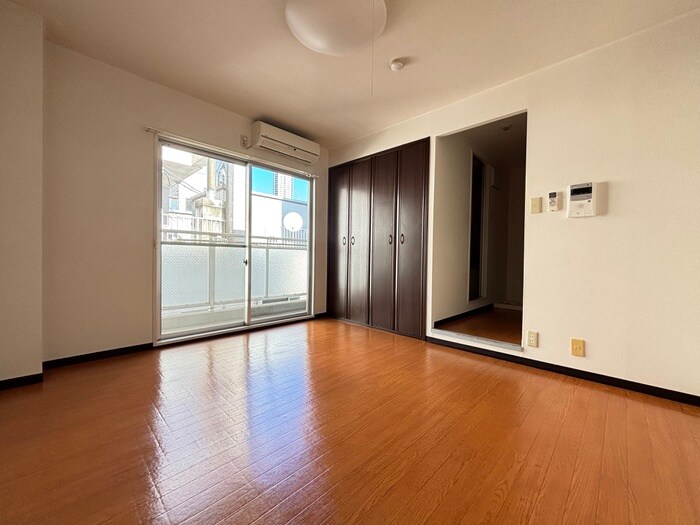 物件内観写真4　(居室)