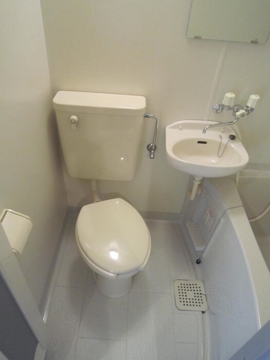 物件内観写真5　(トイレ)