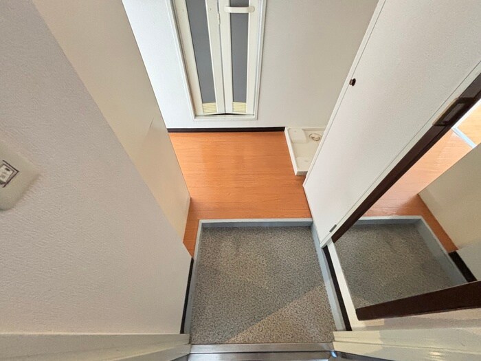 物件内観写真14　(玄関)