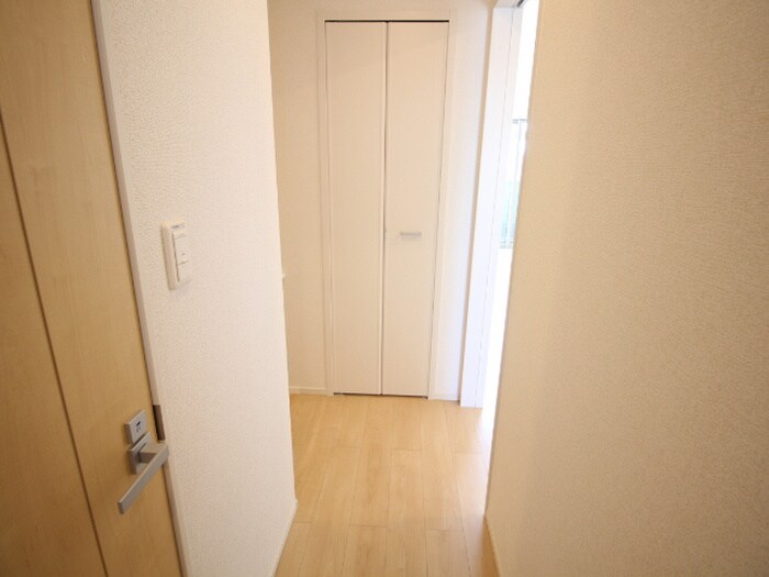 物件内観写真20　(廊下)