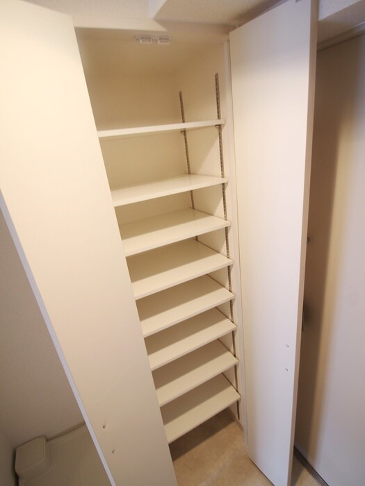 物件内観写真16　(靴箱)