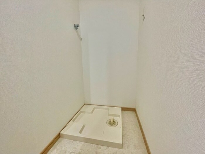 物件内観写真17　(洗濯機置場)