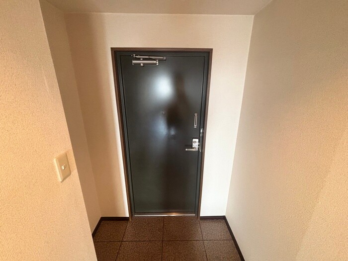 物件内観写真12　(玄関)