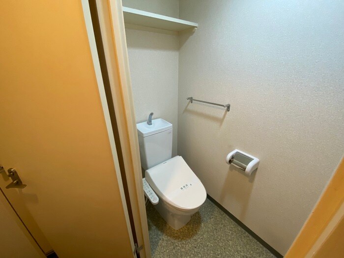 物件内観写真8　(トイレ)