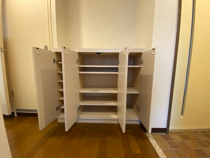 物件内観写真12　(靴箱)