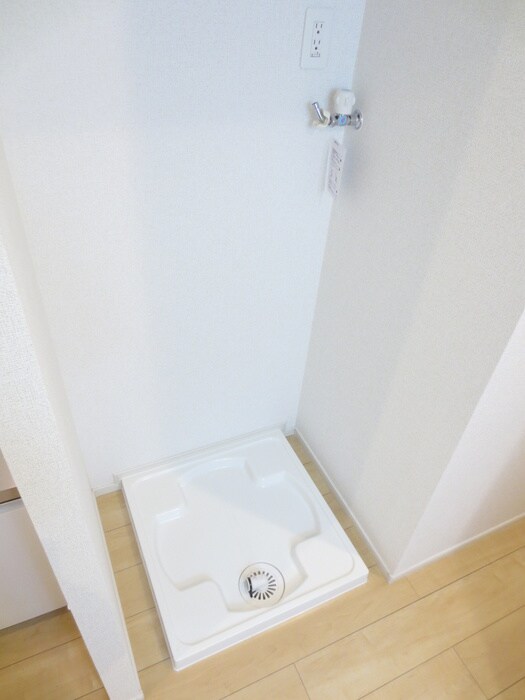 物件内観写真18　(洗濯機置場)