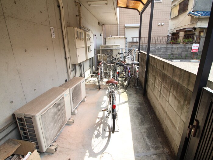 物件外観写真6　(駐輪場)