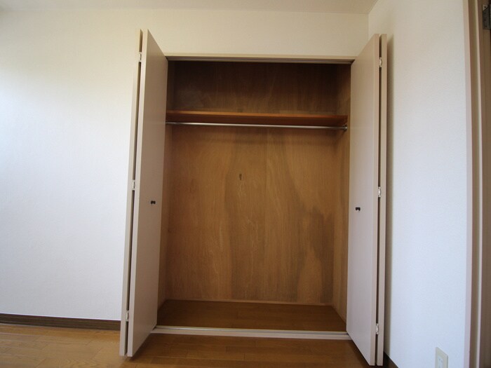 物件内観写真12　(収納)