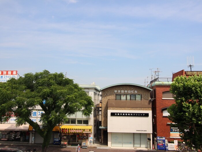 物件内観写真16　(室内からの展望)