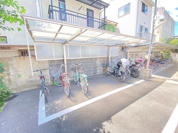 物件外観写真5　(駐輪場)