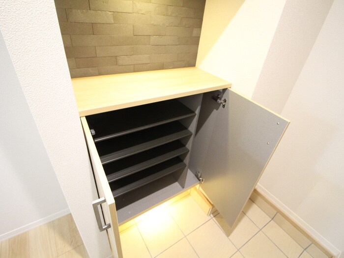 物件内観写真16　(靴箱)