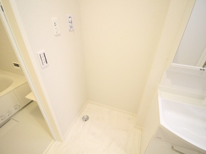 物件内観写真17　(洗濯機置場)