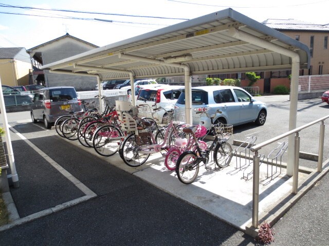 物件外観写真2　(駐輪場)