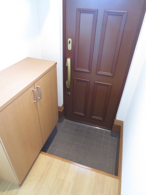 物件内観写真7　(玄関)