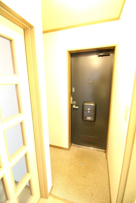 物件内観写真15　(玄関)