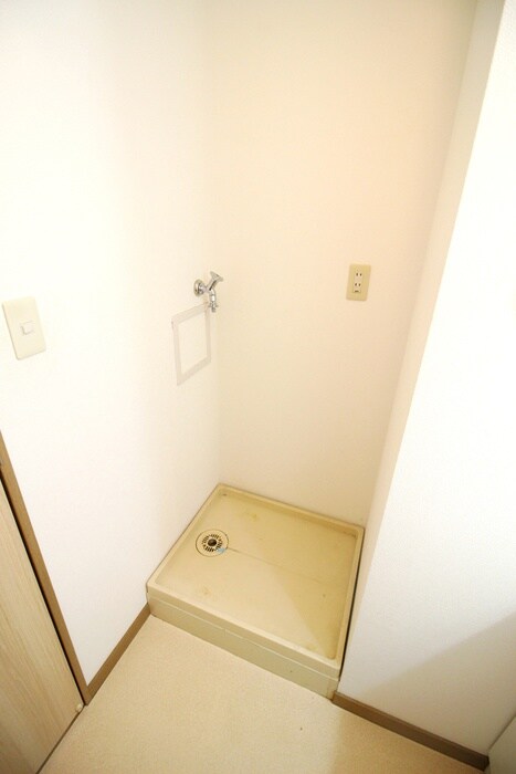 物件内観写真17　(洗濯機置場)