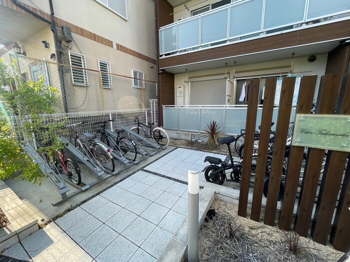 物件外観写真5　(駐輪場)