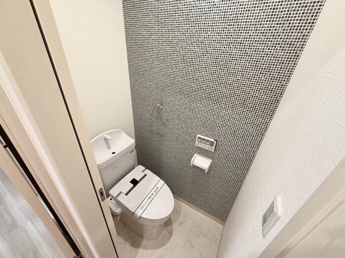 物件内観写真8　(トイレ)