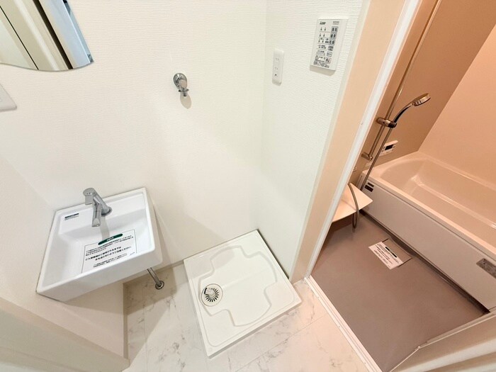 物件内観写真12　(洗濯機置場)