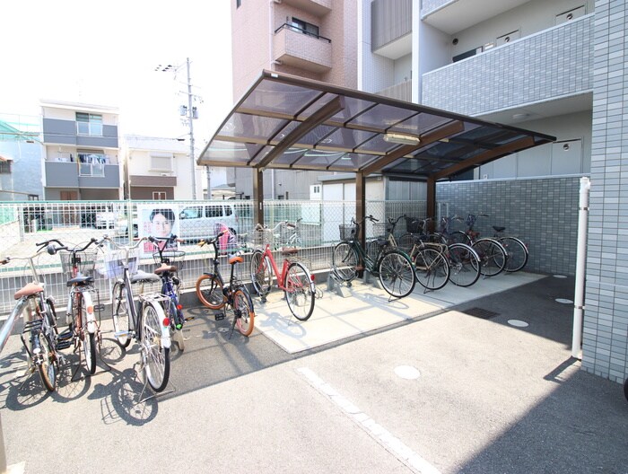 物件外観写真3　(駐輪場)