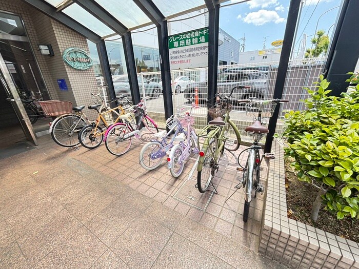 物件外観写真2　(駐輪場)