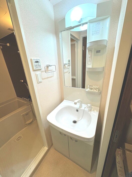 物件内観写真8　(洗面)