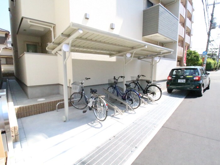 物件外観写真3　(駐輪場)